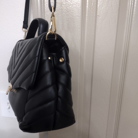 Black Crossbody Handbag - Picture 4 of 4